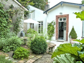 Gîte de Charme au Cœur de Blois avec Jardin Privé, Garage et Équipements Modernes - FR-1-491-425